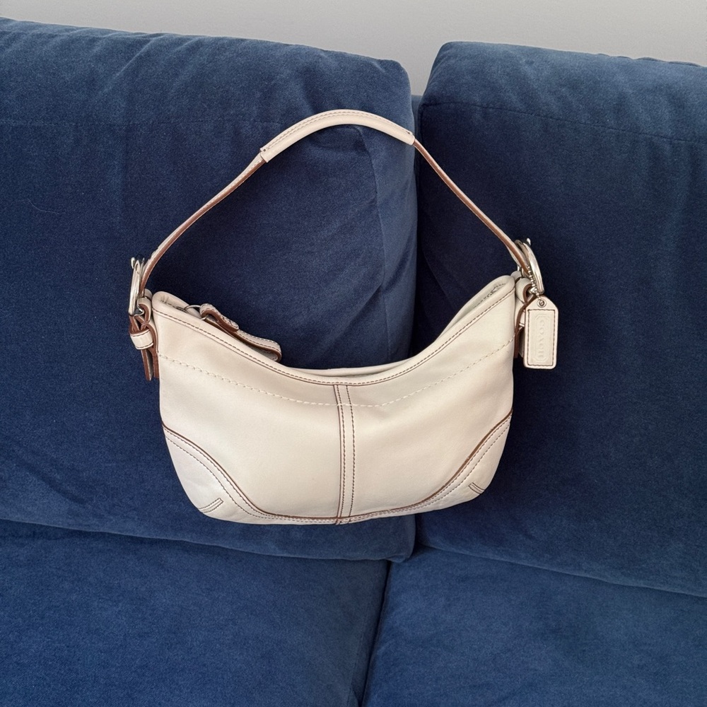 Vintage Y2K Coach Soho Cream‎  Leather Hobo 9541 Shoulder Bag